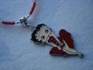 Rött Betty Boop halsband