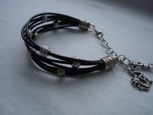 Svart läderarmband