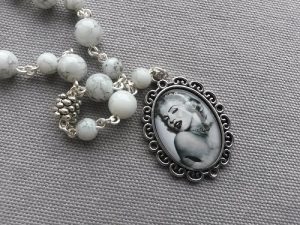 Marilyn Monroe handgjort cabochon halsband