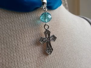 Choker halsband goth turkost sammet med kors
