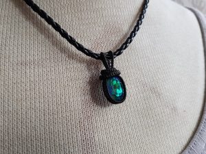 Enkelt luffarslöjd hänge svart läderhalsband unisex